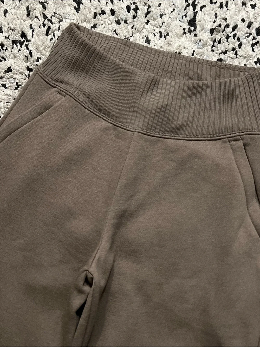 Alo Yoga Serenity Wide Leg Sweatpants Brown Cozy Comfortable Women’s Athleisure